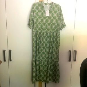 Dress Pullover, ruffle sleeve. Lightweight